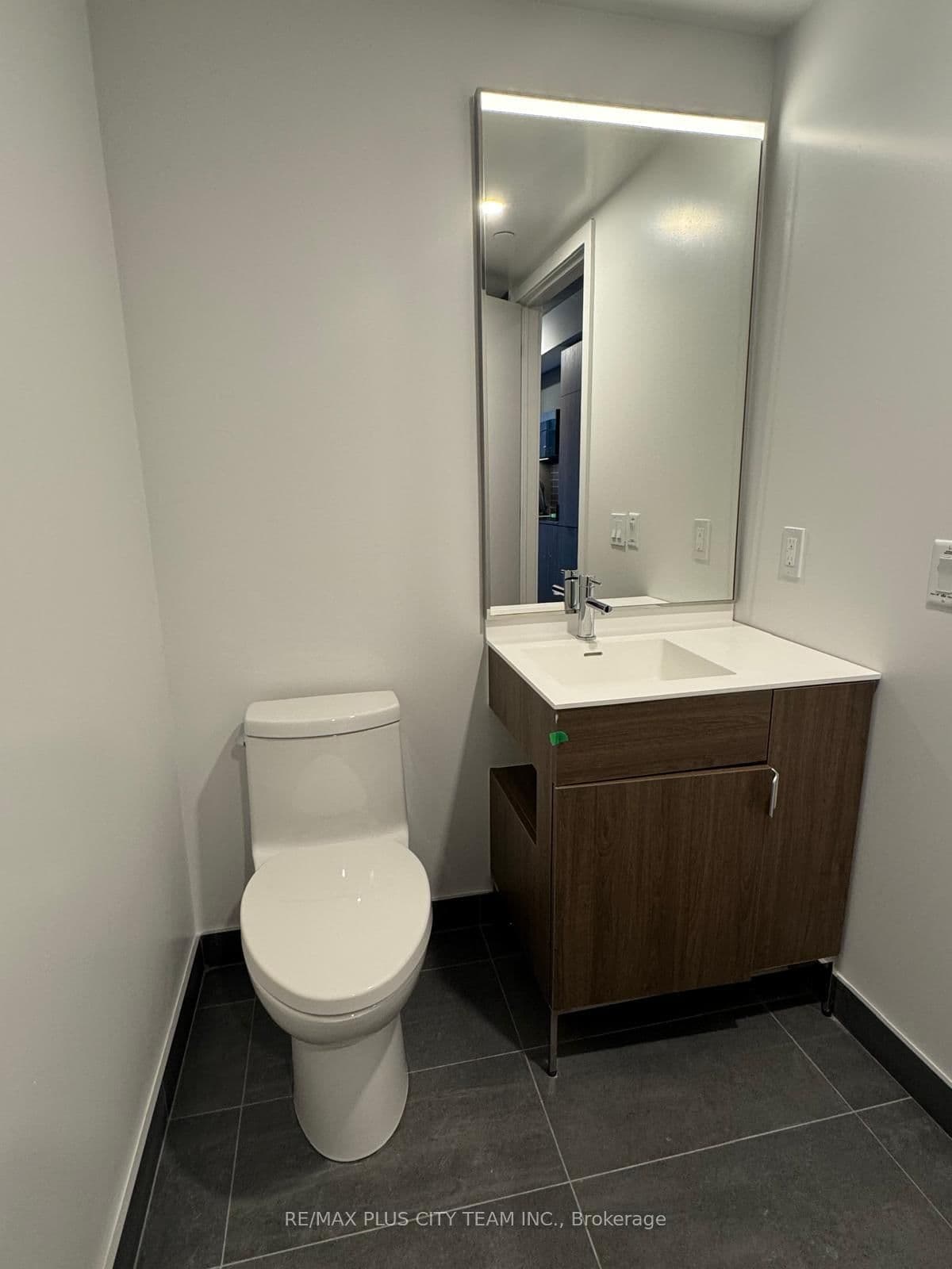 28 Eastern Avenue, Unit 926 thumbnail 7