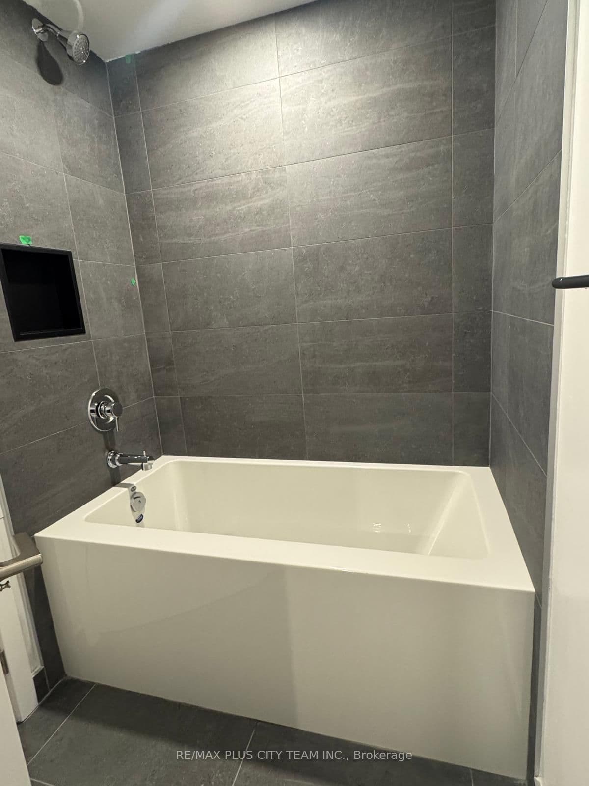 28 Eastern Avenue, Unit 926 thumbnail 8