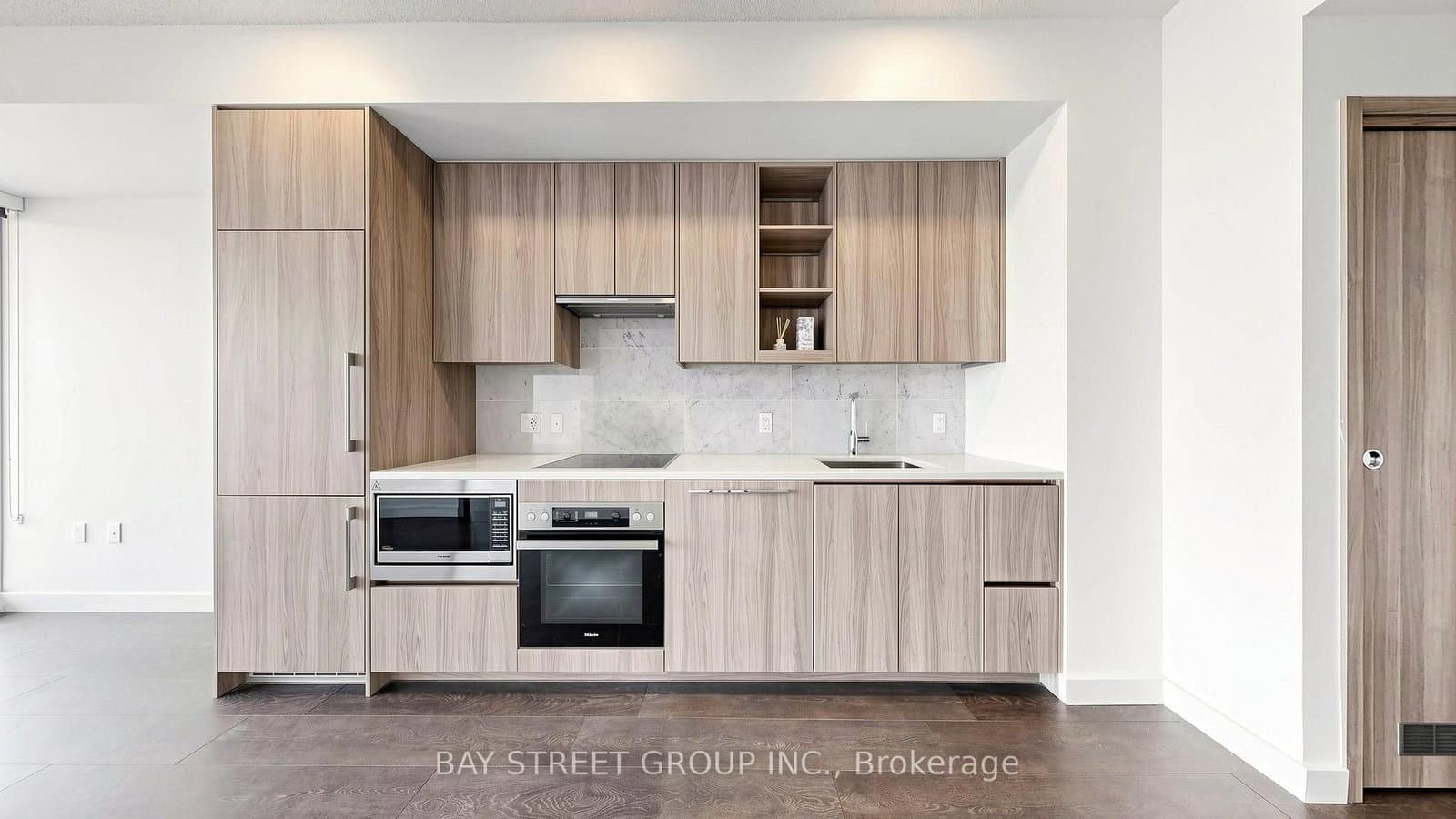 95 McMahon Drive, Unit 2515