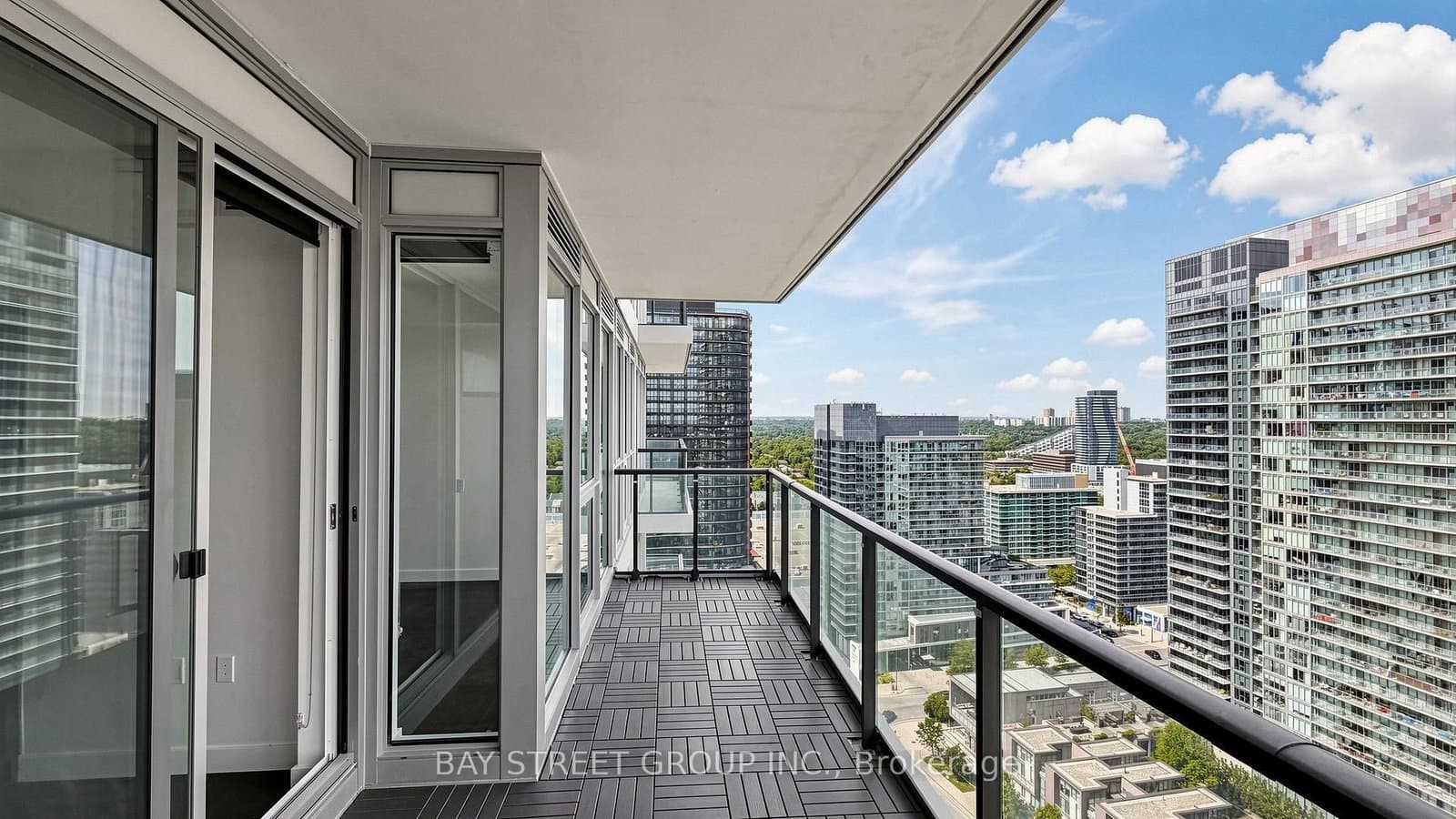 95 McMahon Drive, Unit 2515 thumbnail 31