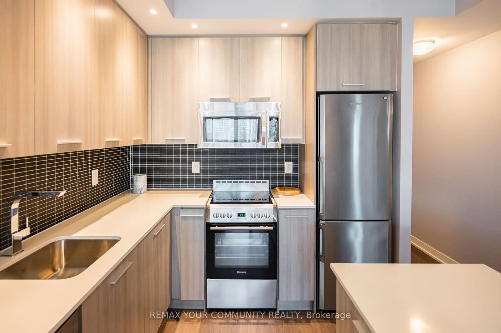105 George Street, Unit 1412 thumbnail 11