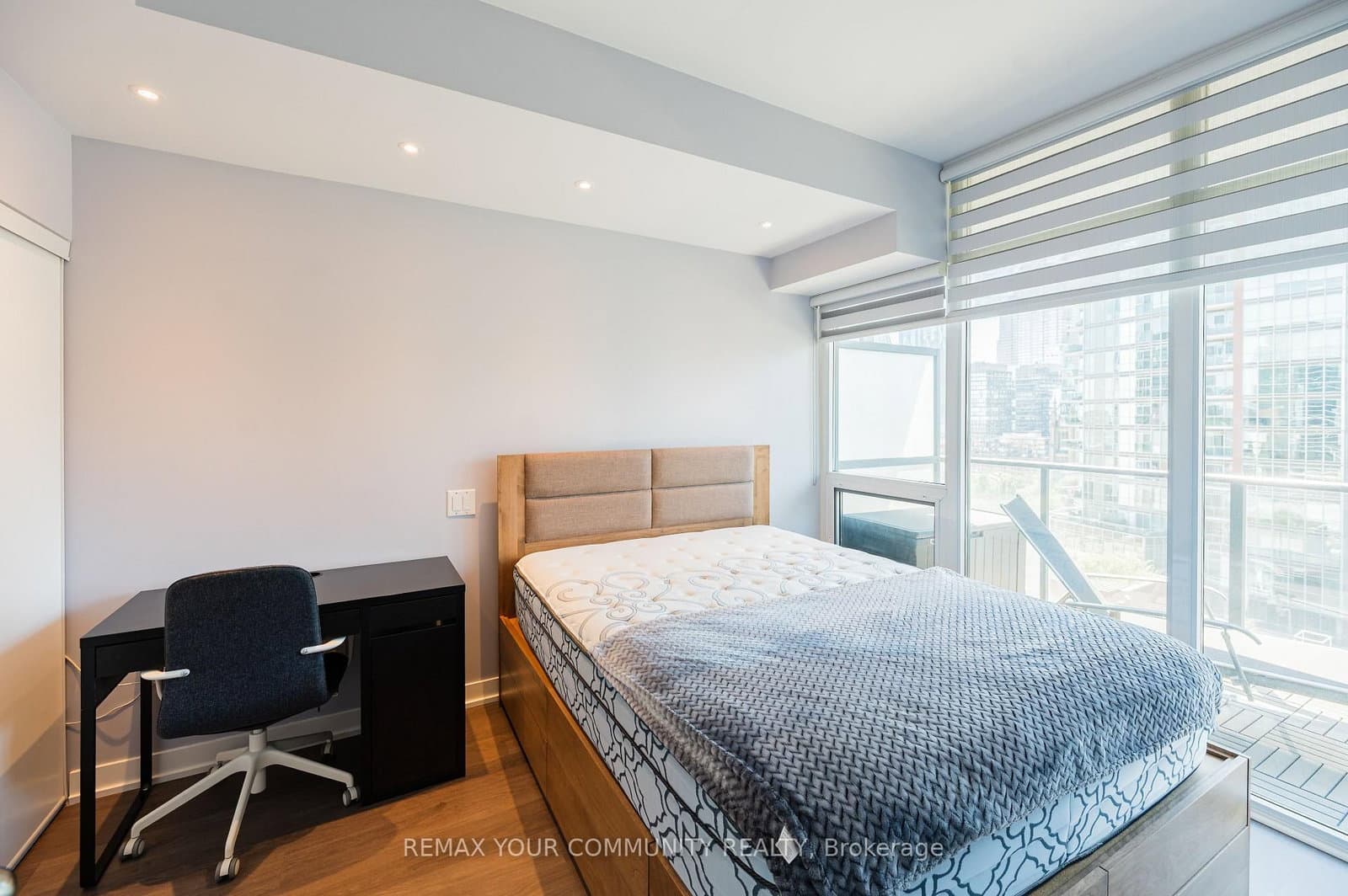 105 George Street, Unit 1412 thumbnail 12