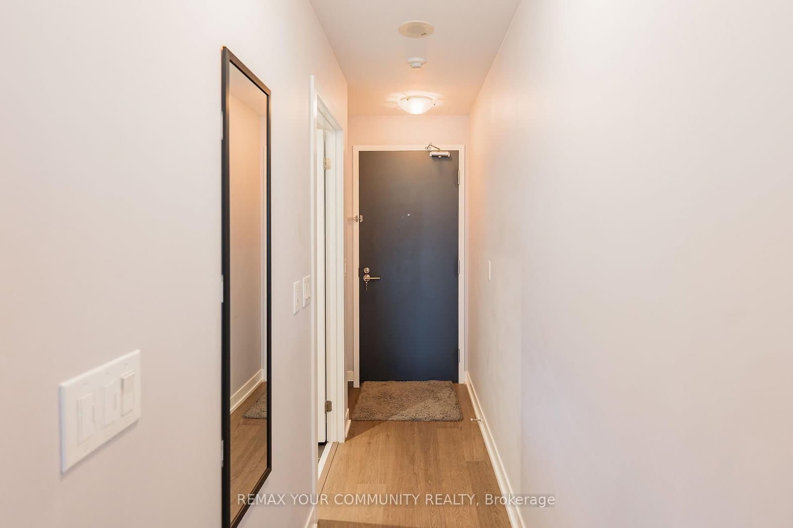 105 George Street, Unit 1412 thumbnail 2