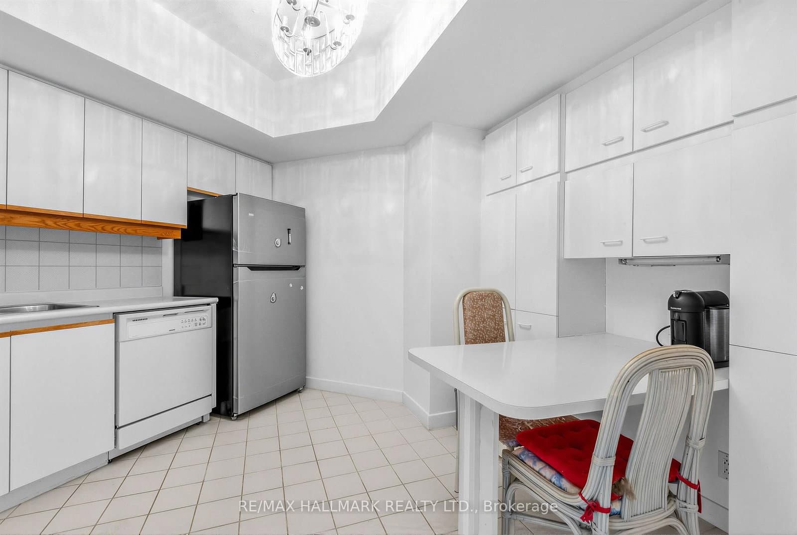 3 Duplex Avenue, Unit 102 thumbnail 14