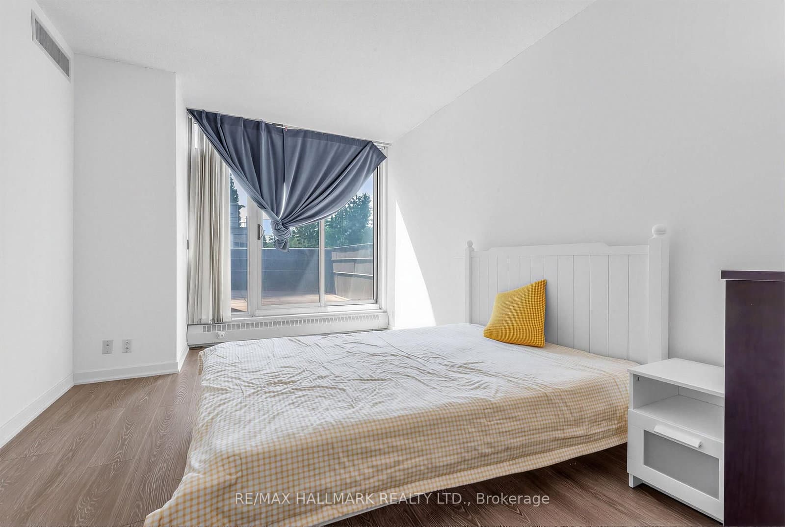 3 Duplex Avenue, Unit 102 thumbnail 19
