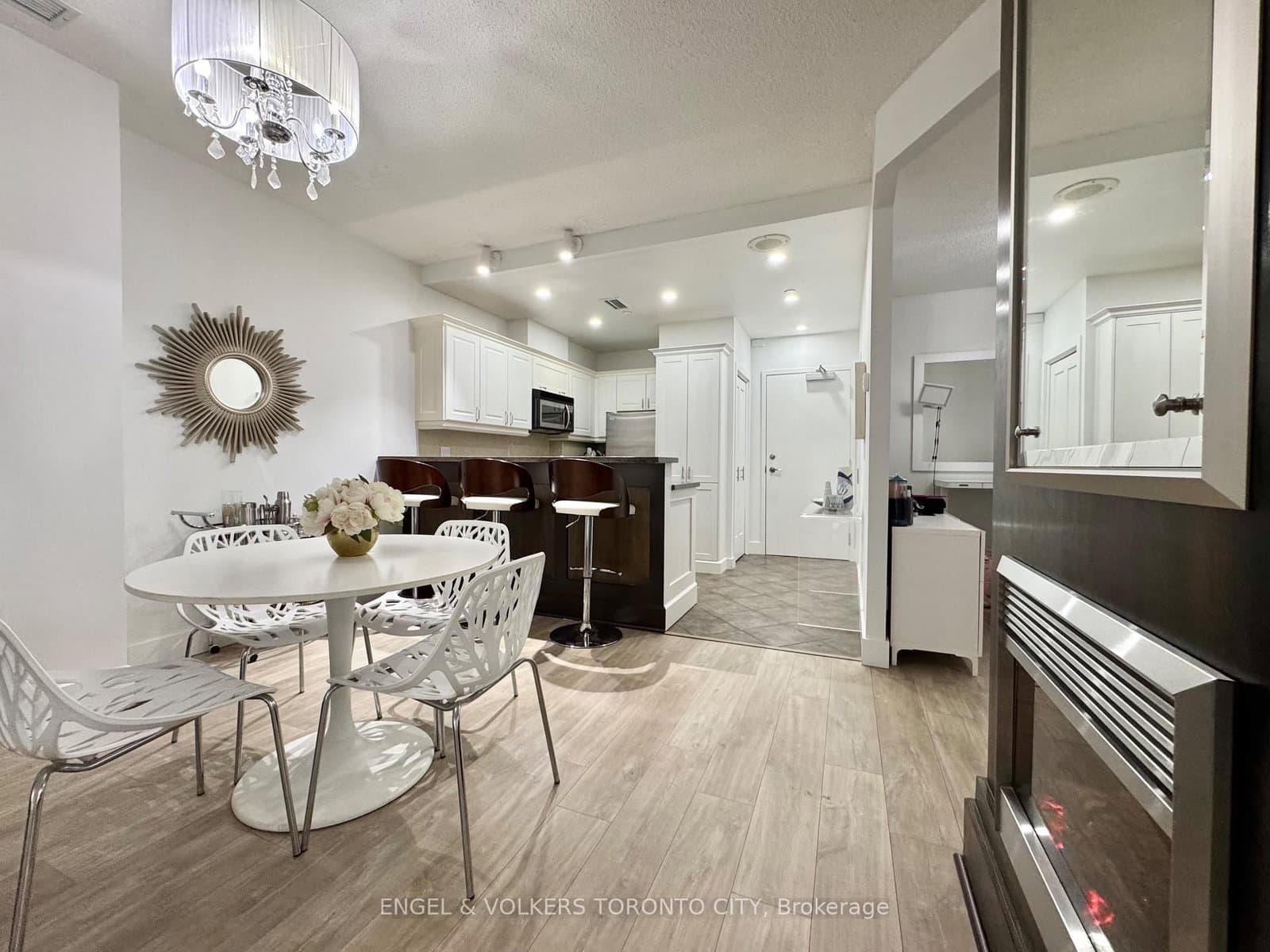 393 King Street W, Unit 706 thumbnail 10