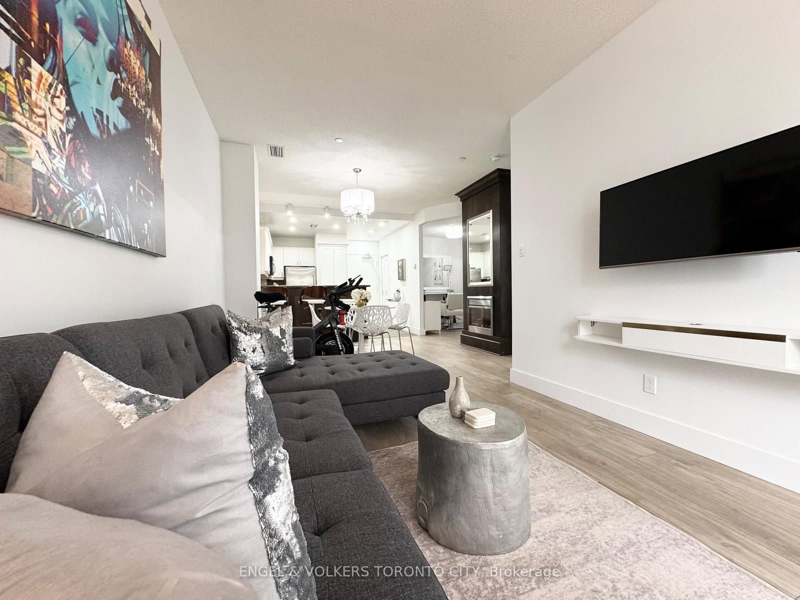 393 King Street W, Unit 706 thumbnail 12