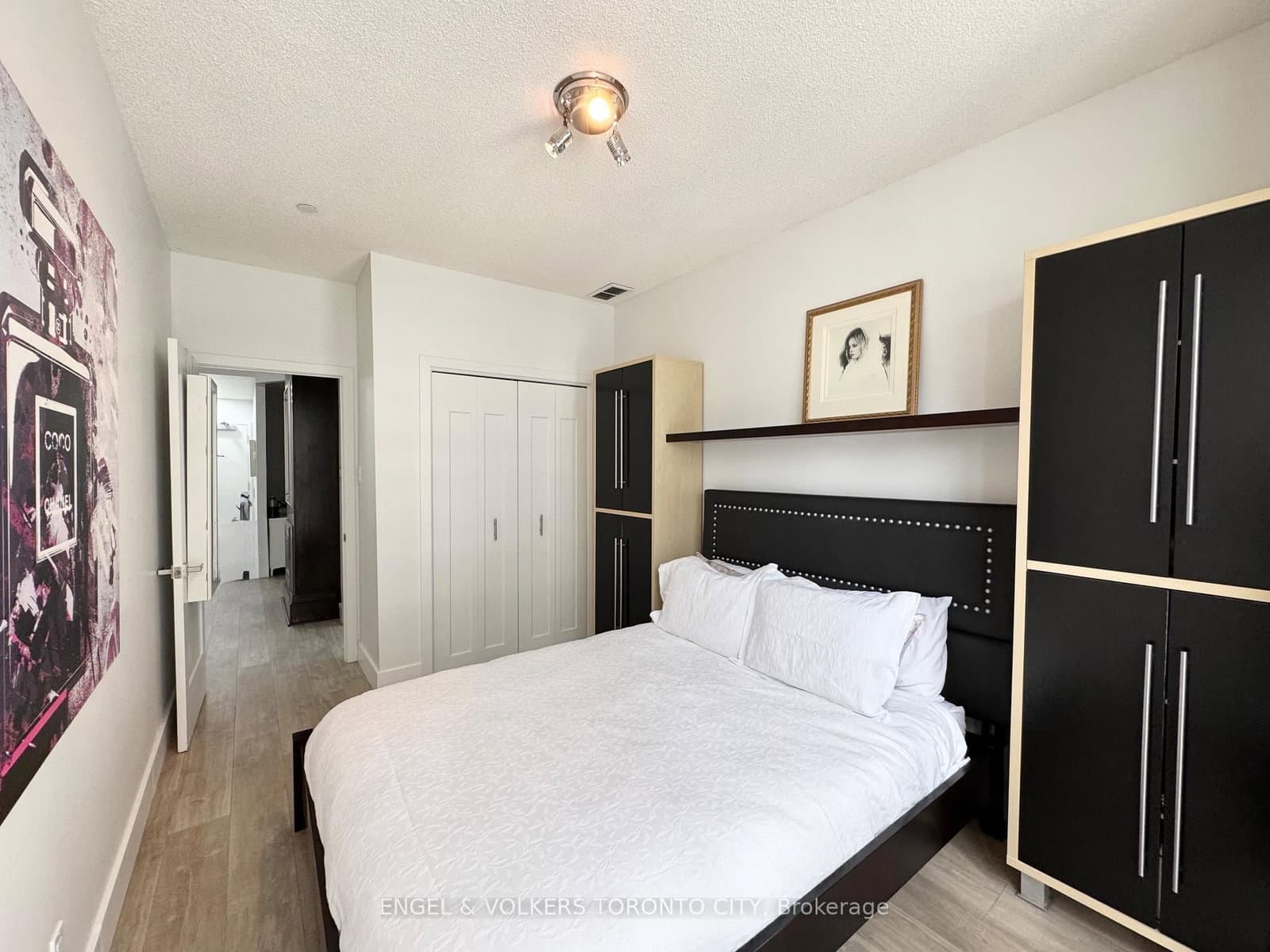 393 King Street W, Unit 706 thumbnail 14