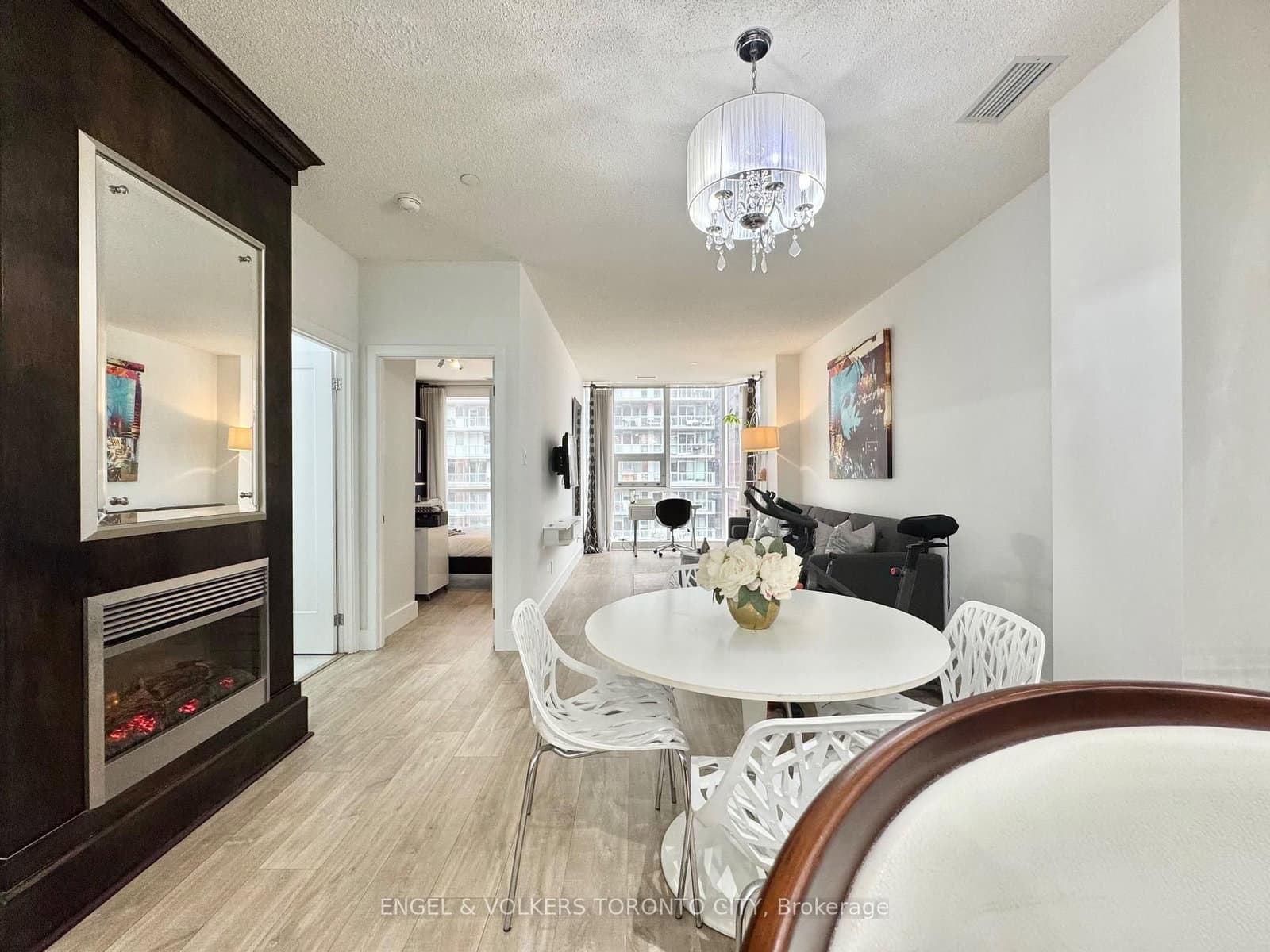 393 King Street W, Unit 706 thumbnail 17