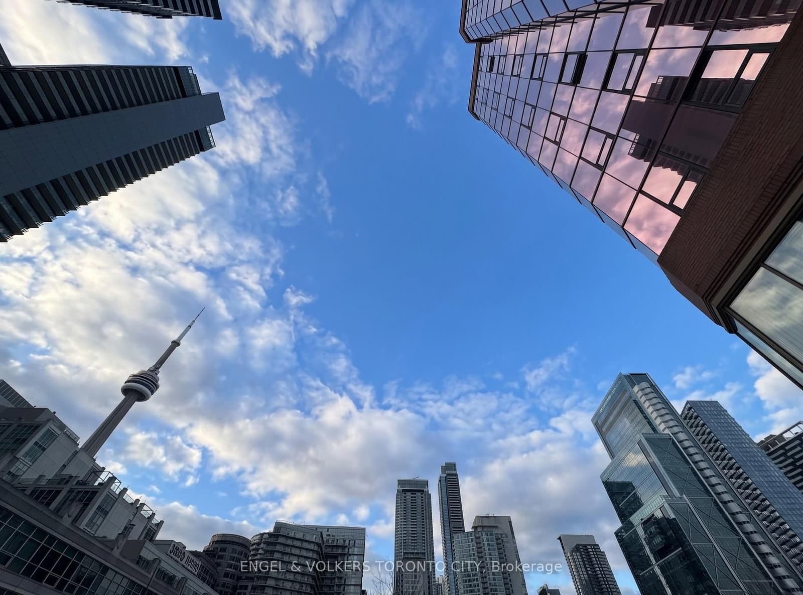 393 King Street W, Unit 706 thumbnail 2