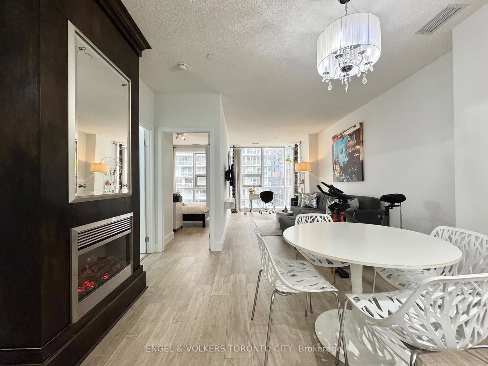 393 King Street W, Unit 706 thumbnail 21