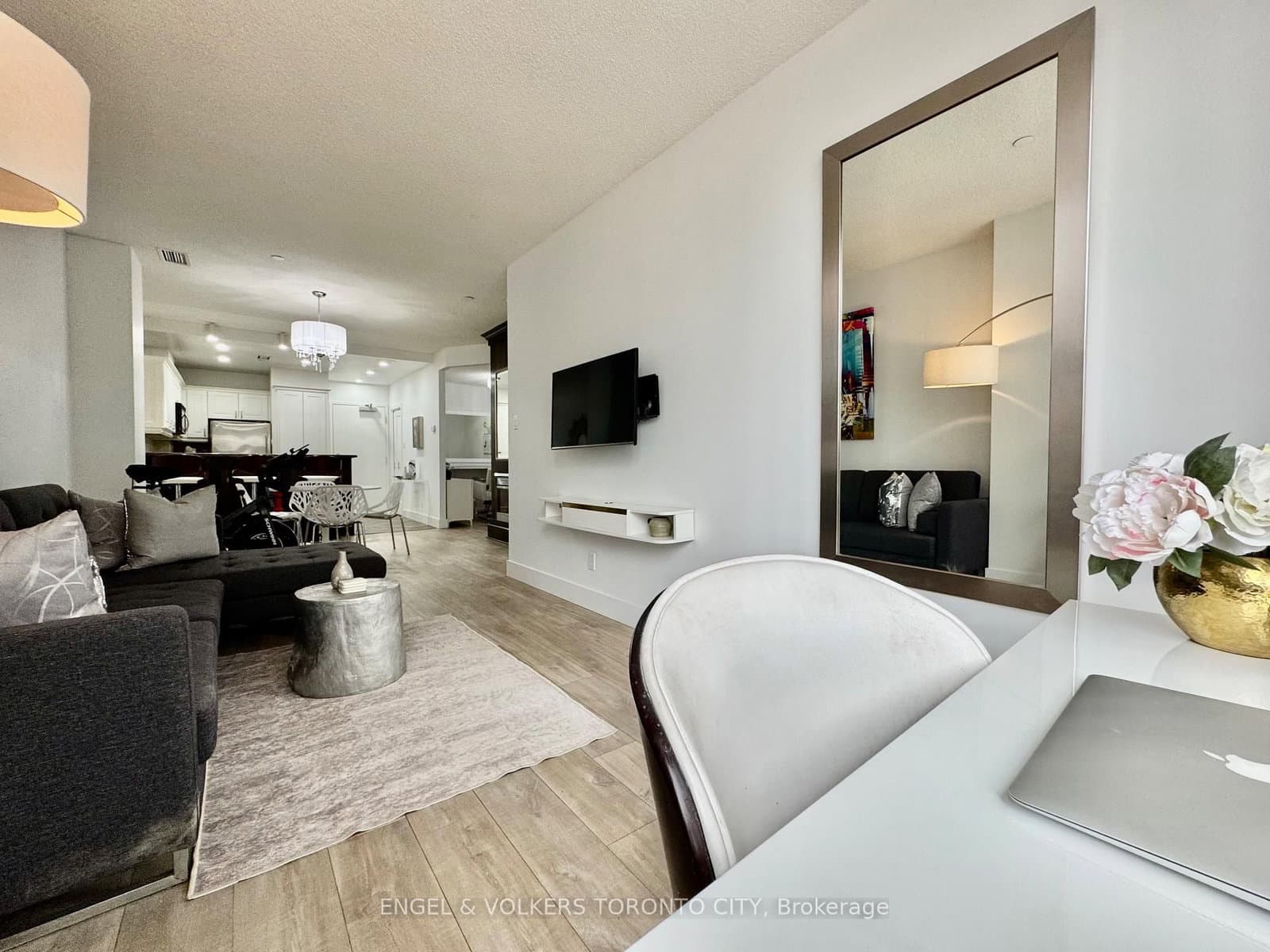 393 King Street W, Unit 706 thumbnail 23