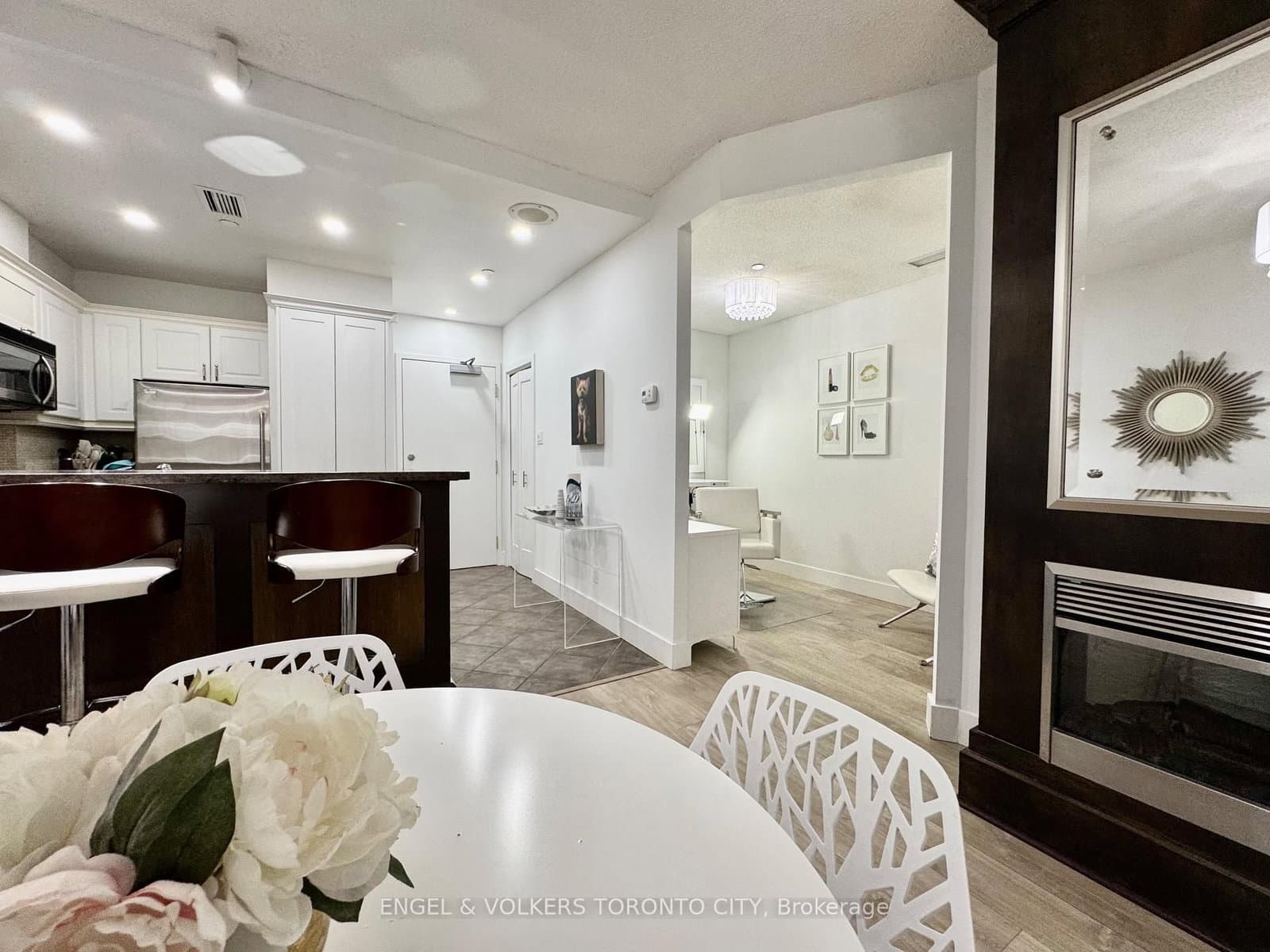 393 King Street W, Unit 706 thumbnail 27
