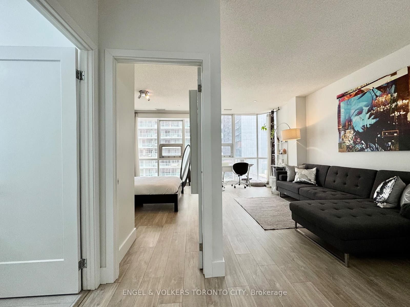 393 King Street W, Unit 706 thumbnail 31