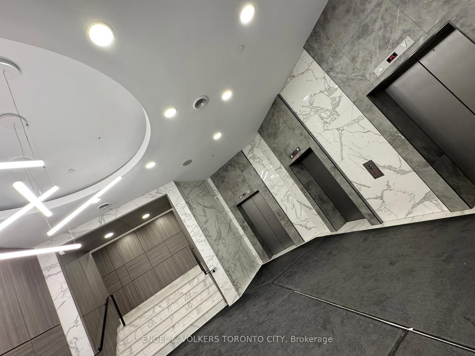 393 King Street W, Unit 706 thumbnail 42