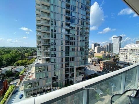 33 Helendale Avenue, Unit 701 thumbnail 2