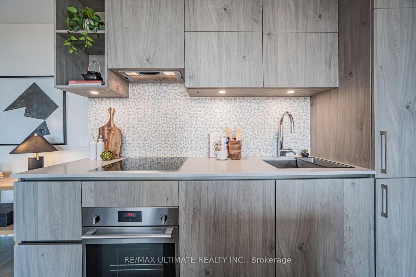 1 Yorkville Avenue, Unit 1208 thumbnail 10