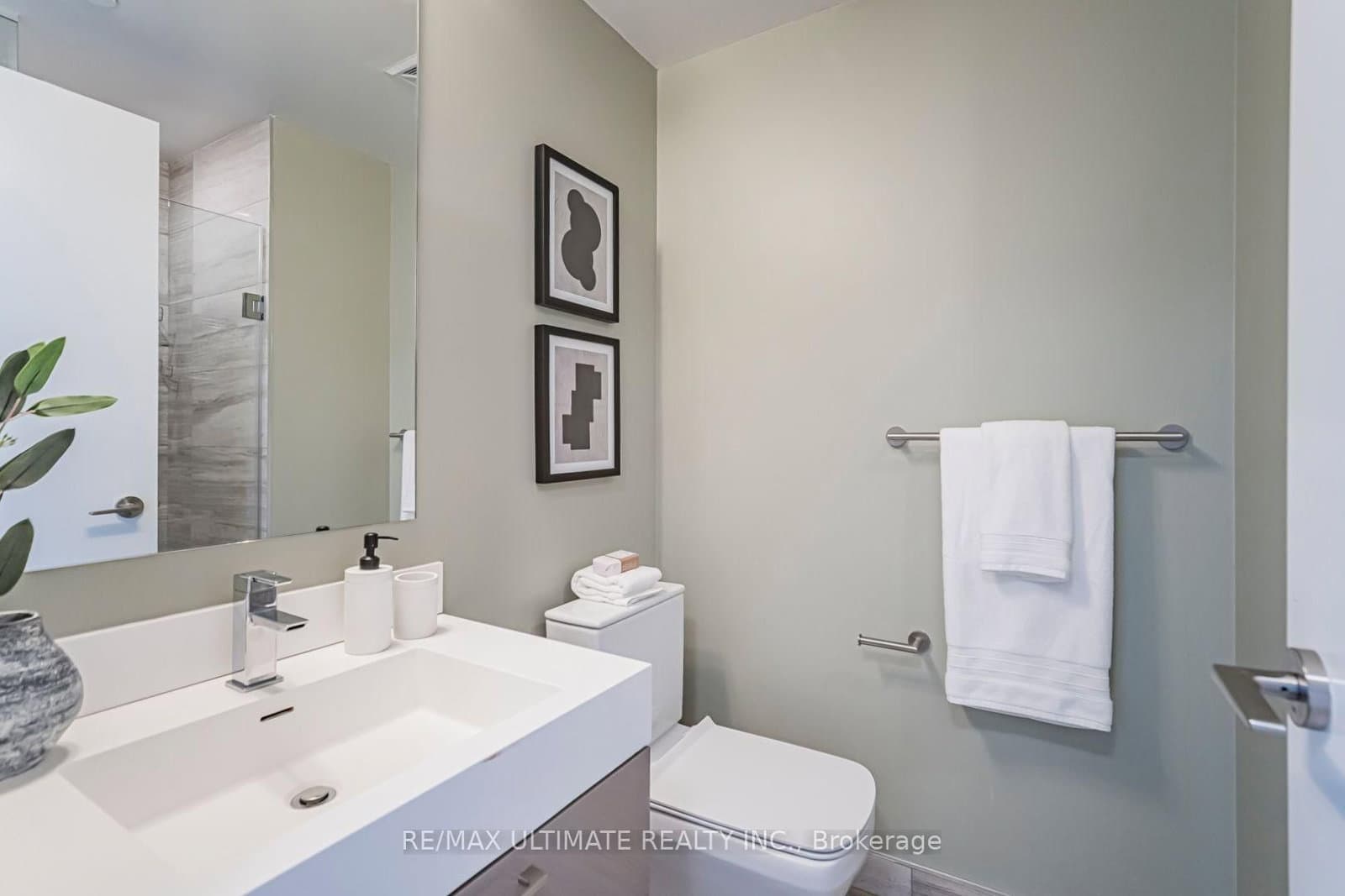 1 Yorkville Avenue, Unit 1208 thumbnail 11