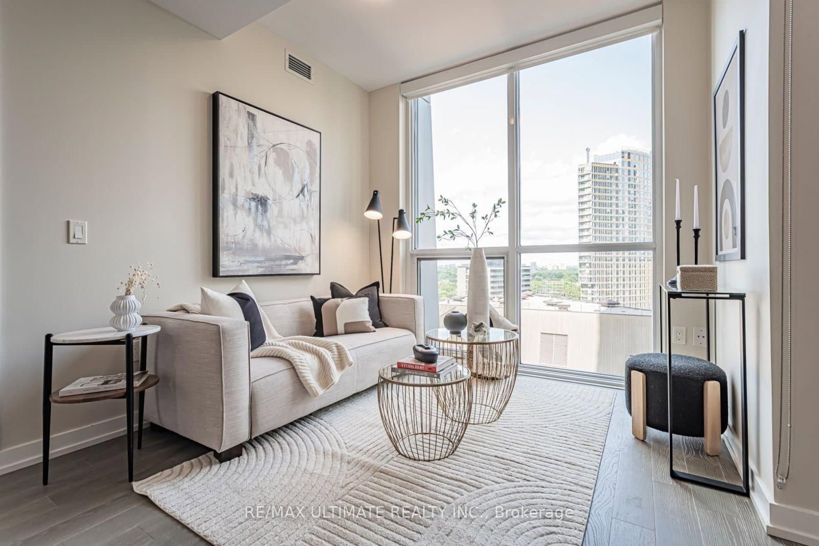 1 Yorkville Avenue, Unit 1208 thumbnail 16