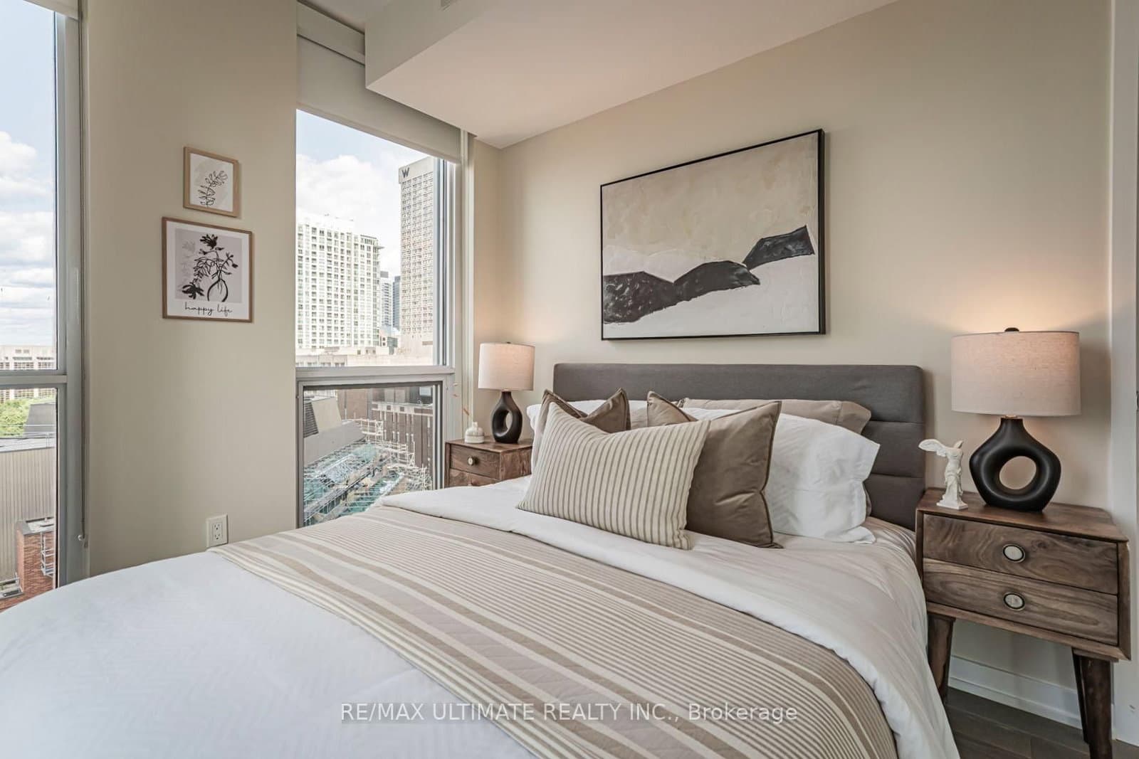 1 Yorkville Avenue, Unit 1208 thumbnail 22