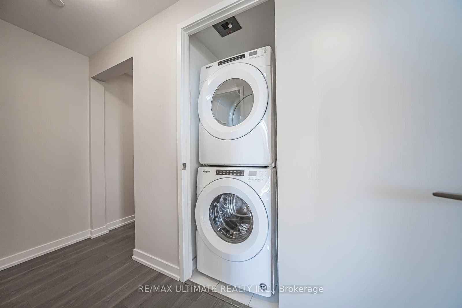 1 Yorkville Avenue, Unit 1208 thumbnail 27