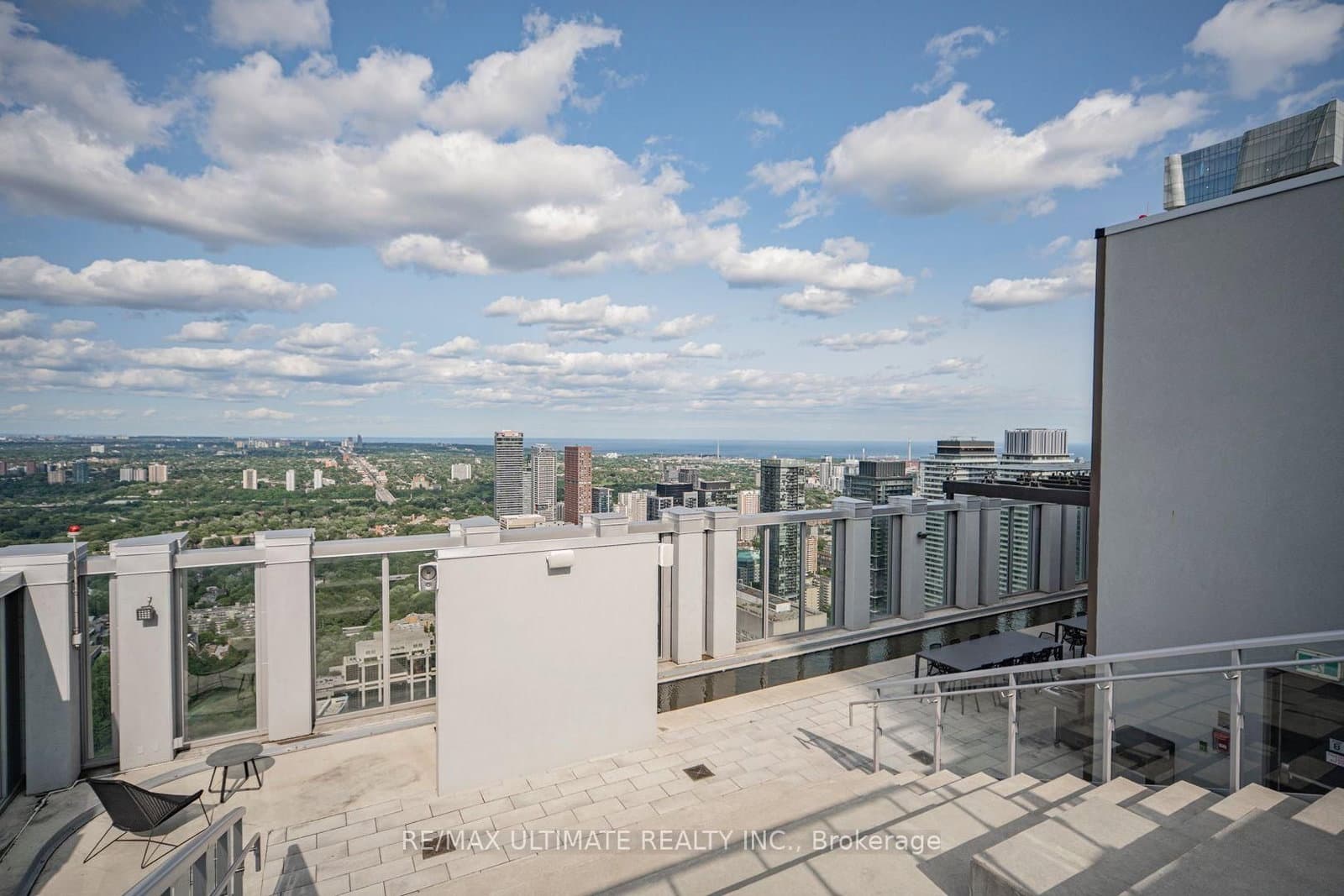 1 Yorkville Avenue, Unit 1208 thumbnail 36
