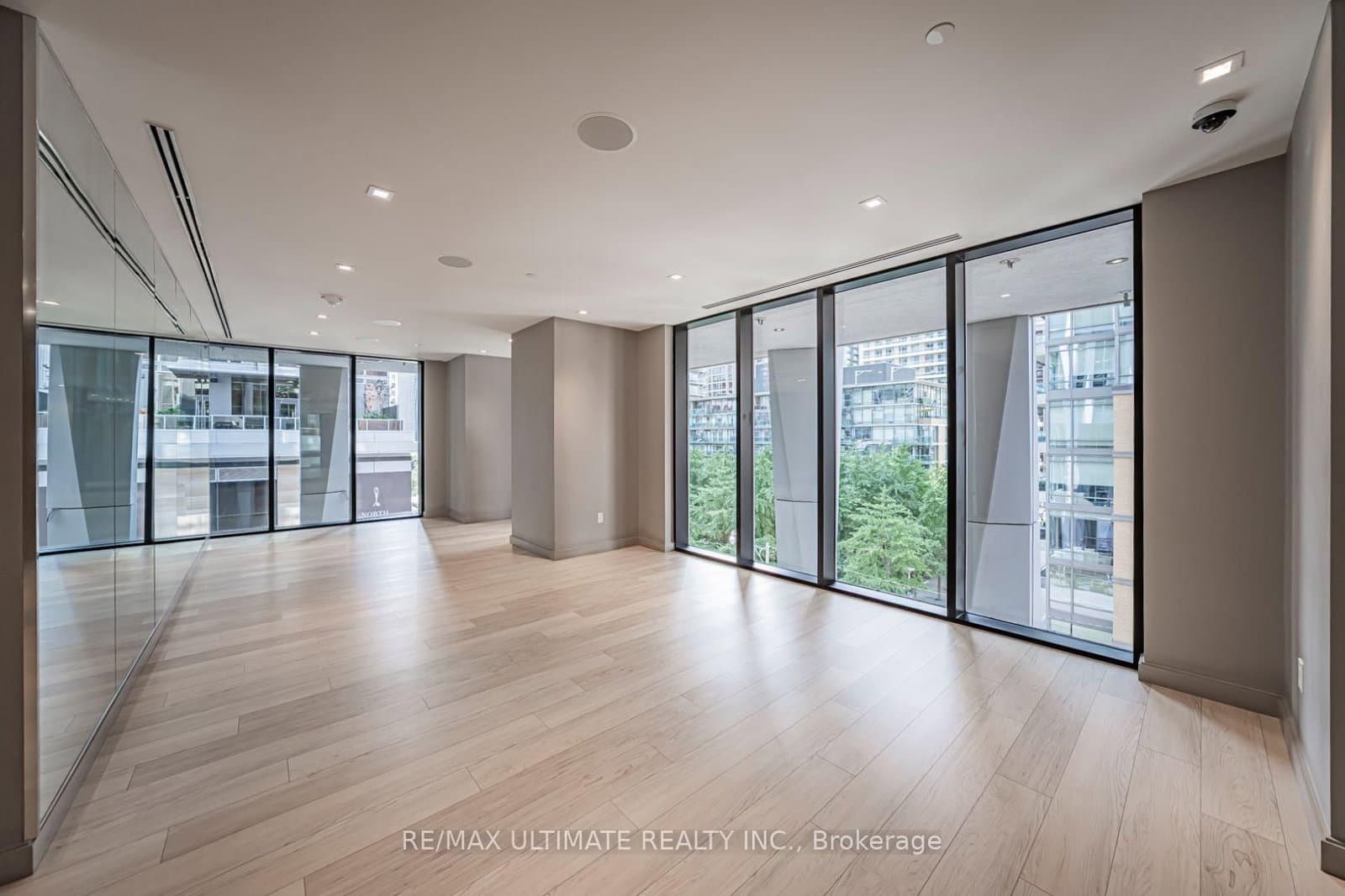1 Yorkville Avenue, Unit 1208 thumbnail 38