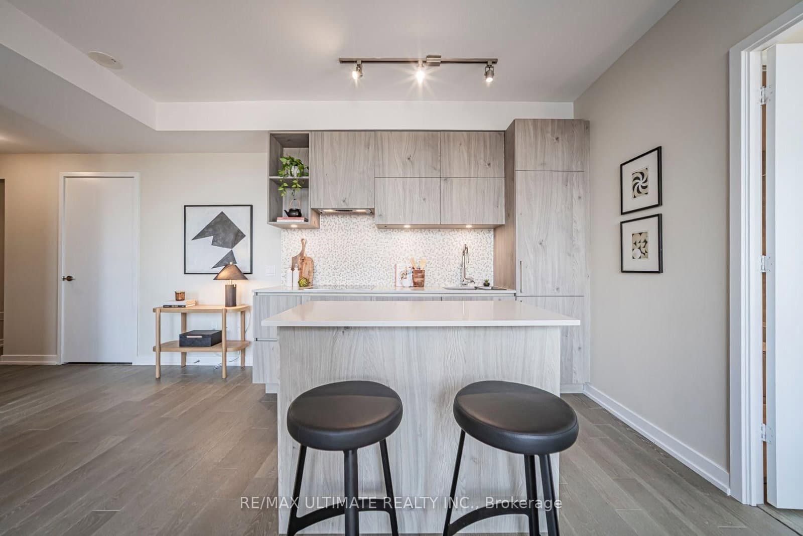 1 Yorkville Avenue, Unit 1208 thumbnail 5