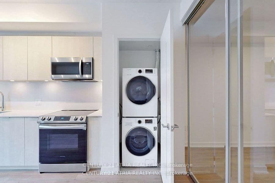 357 King Street W, Unit 1005 thumbnail 11