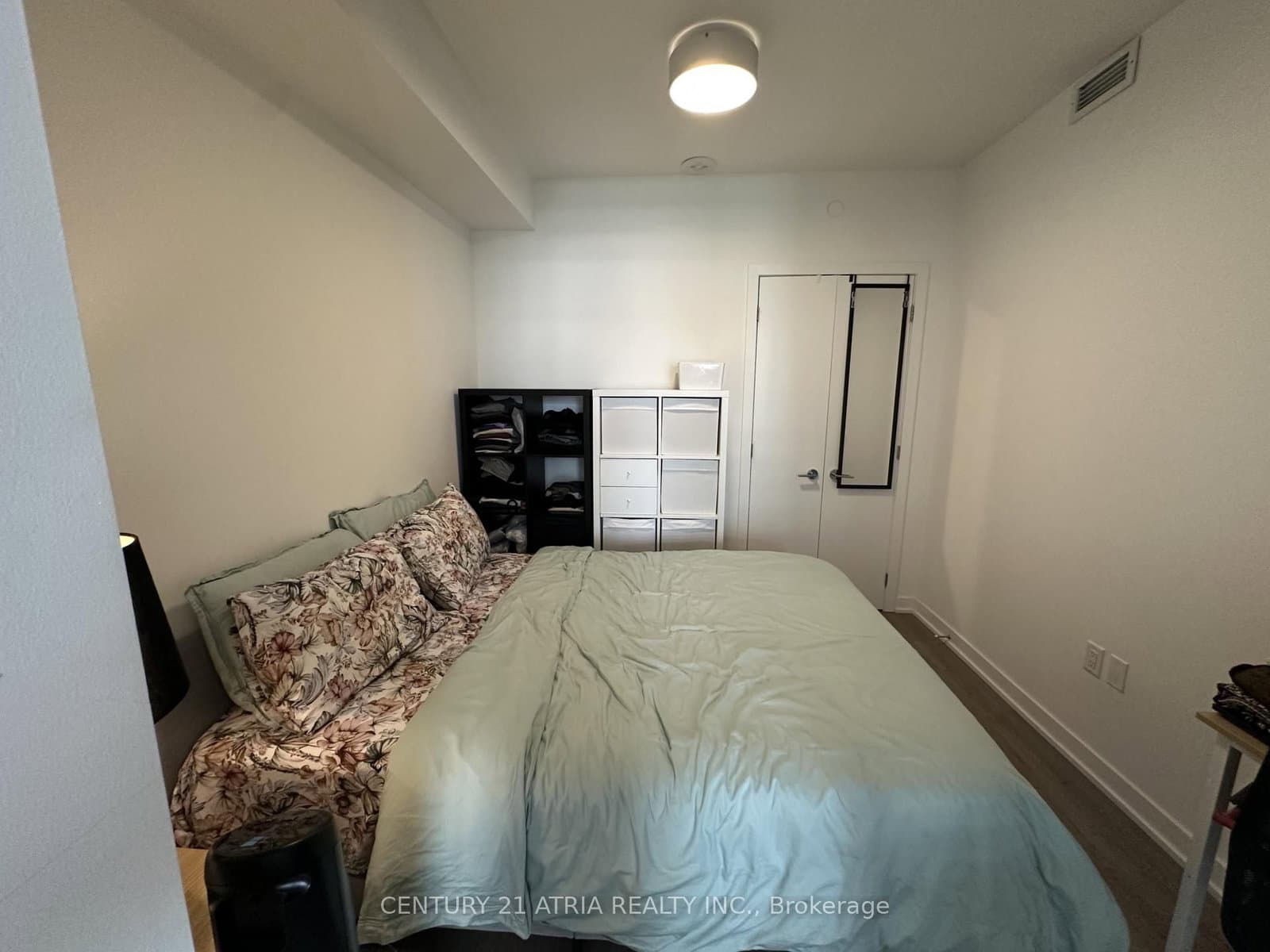 357 King Street W, Unit 1005 thumbnail 8