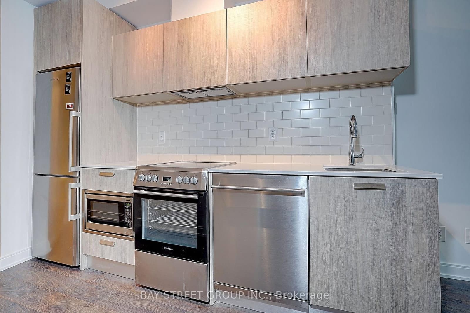 50 Charles Street E, Unit 910 thumbnail 11