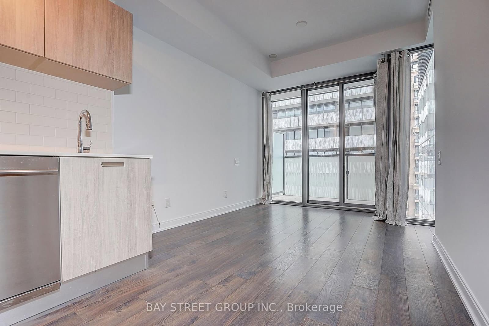 50 Charles Street E, Unit 910 thumbnail 14