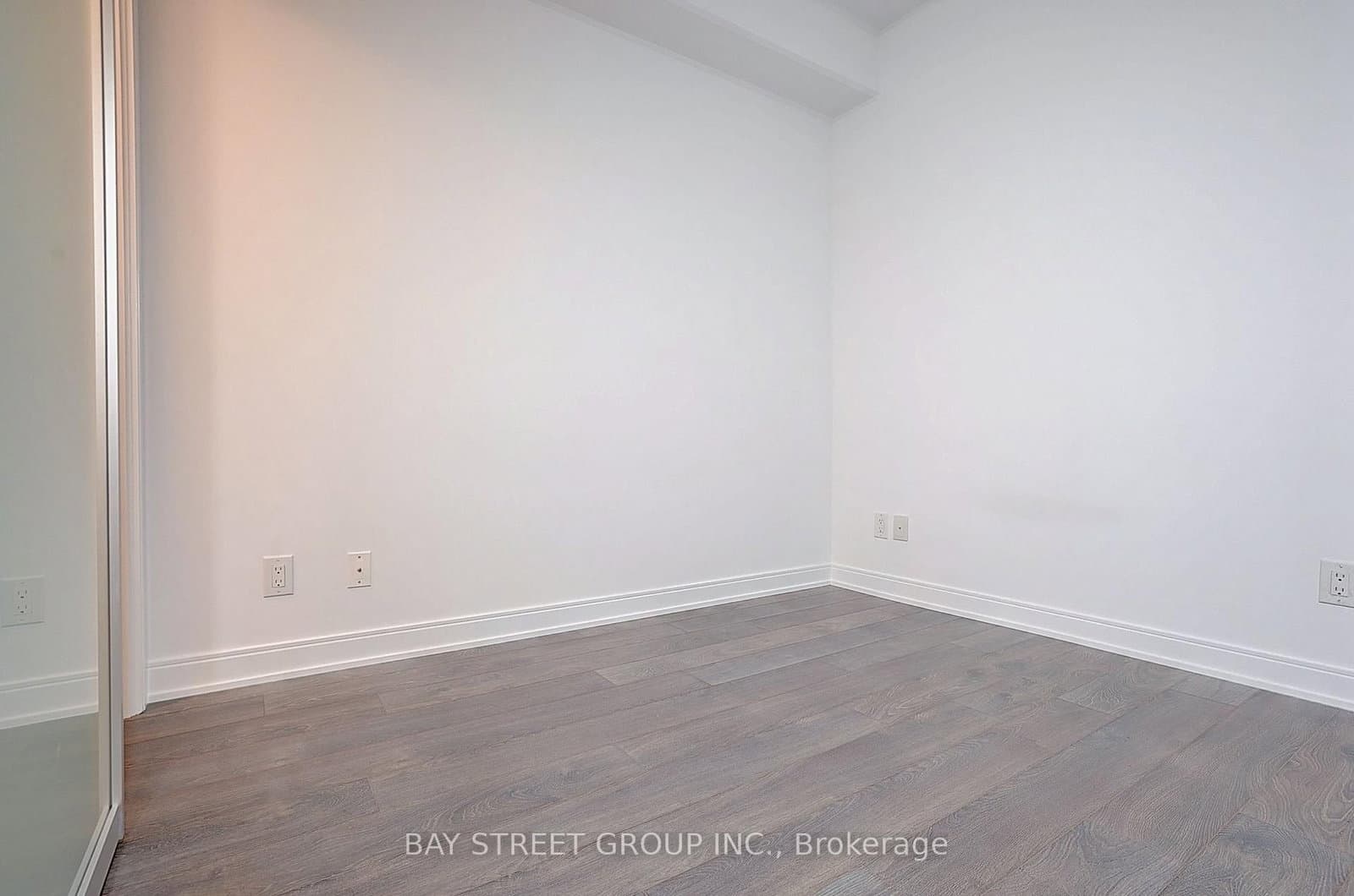50 Charles Street E, Unit 910 thumbnail 19