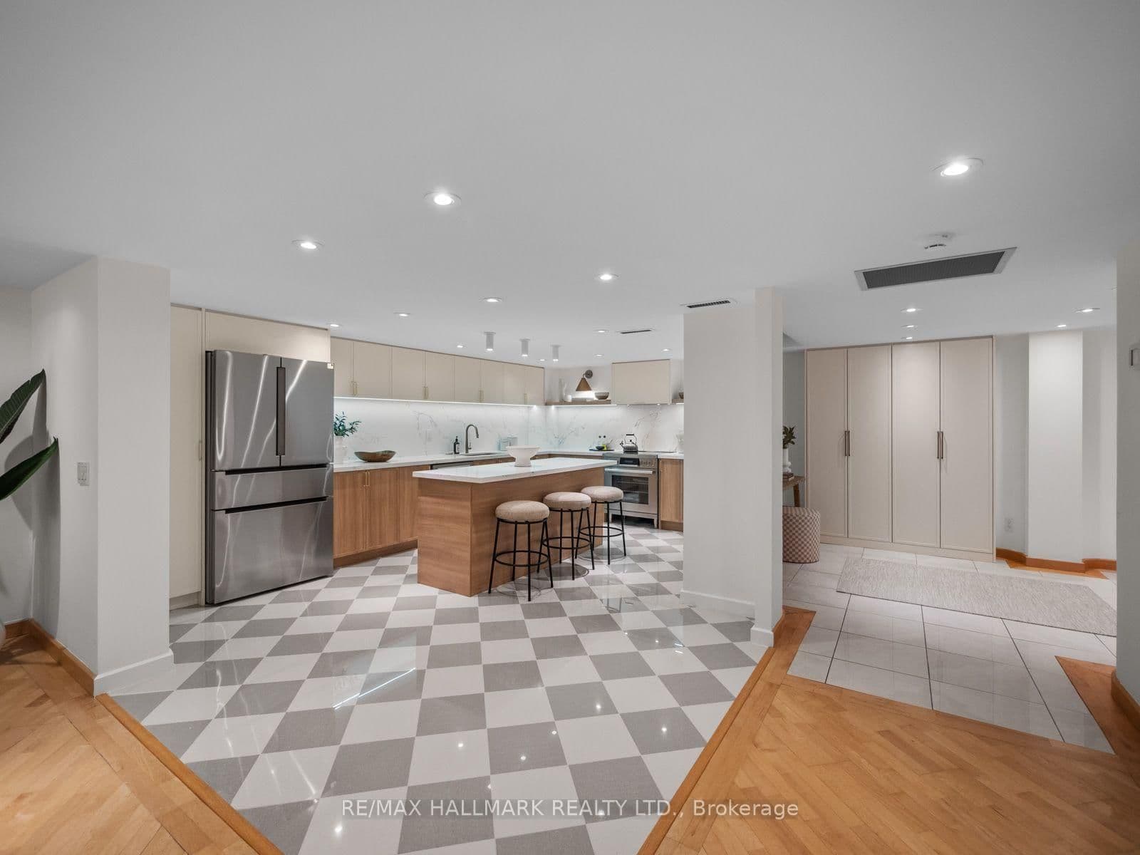 25 George Street, Unit 305 thumbnail 5