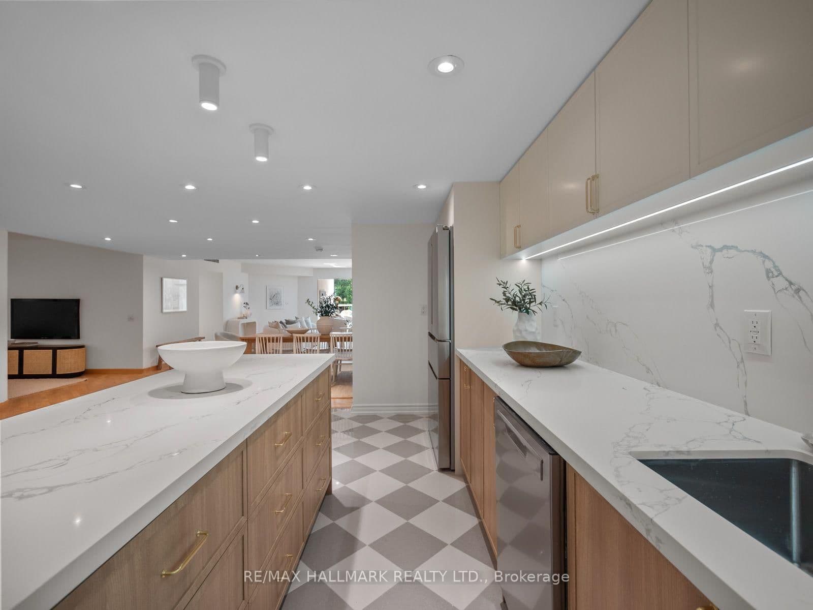 25 George Street, Unit 305 thumbnail 9