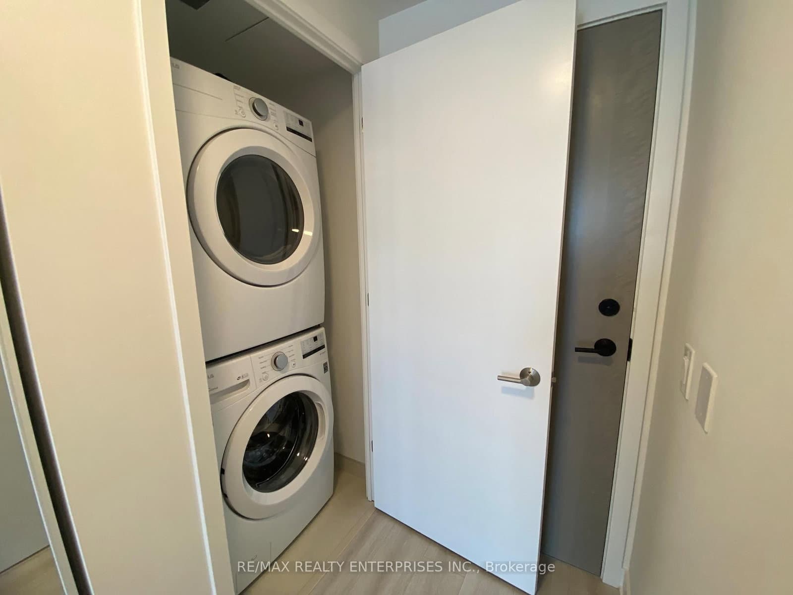 130 River Street, Unit 2906 thumbnail 17
