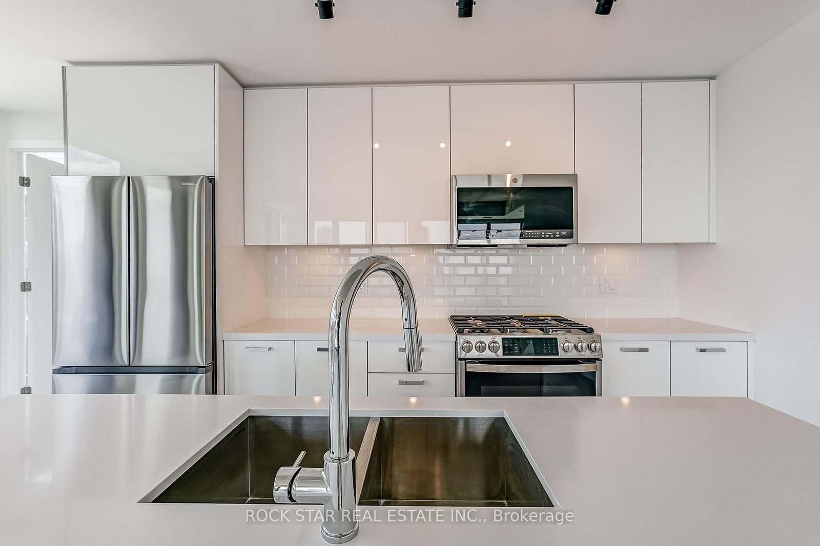 284 King Street E, Unit 2802 thumbnail 24