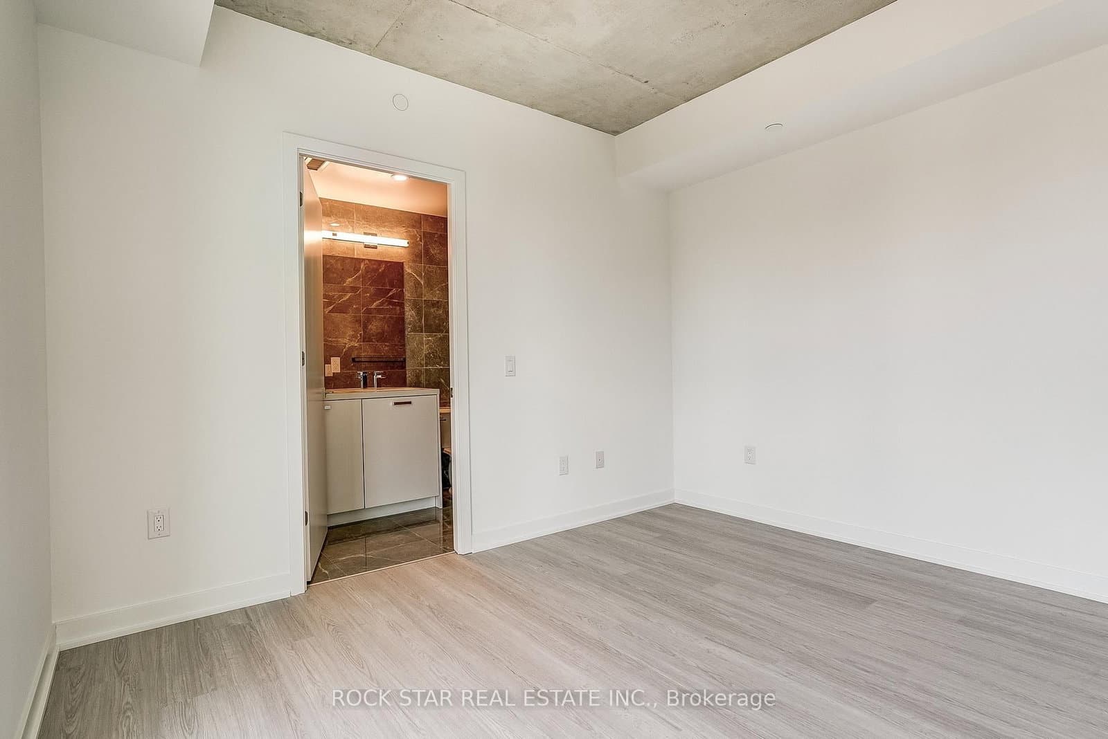 284 King Street E, Unit 2802 thumbnail 29