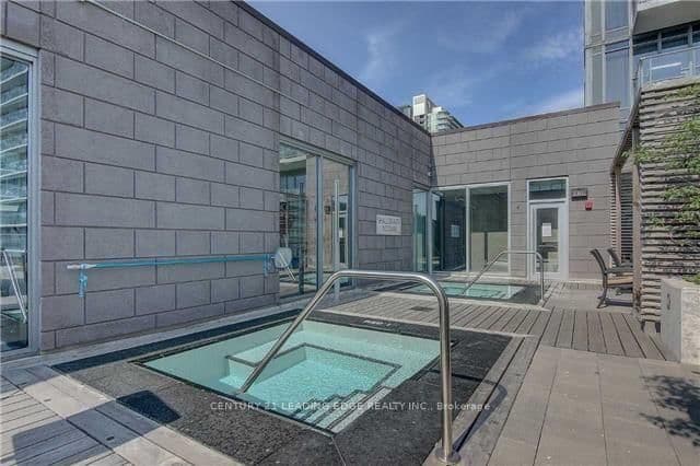 121 McMahon Drive, Unit 2010 thumbnail 11