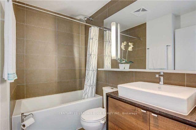 121 McMahon Drive, Unit 2010 thumbnail 7