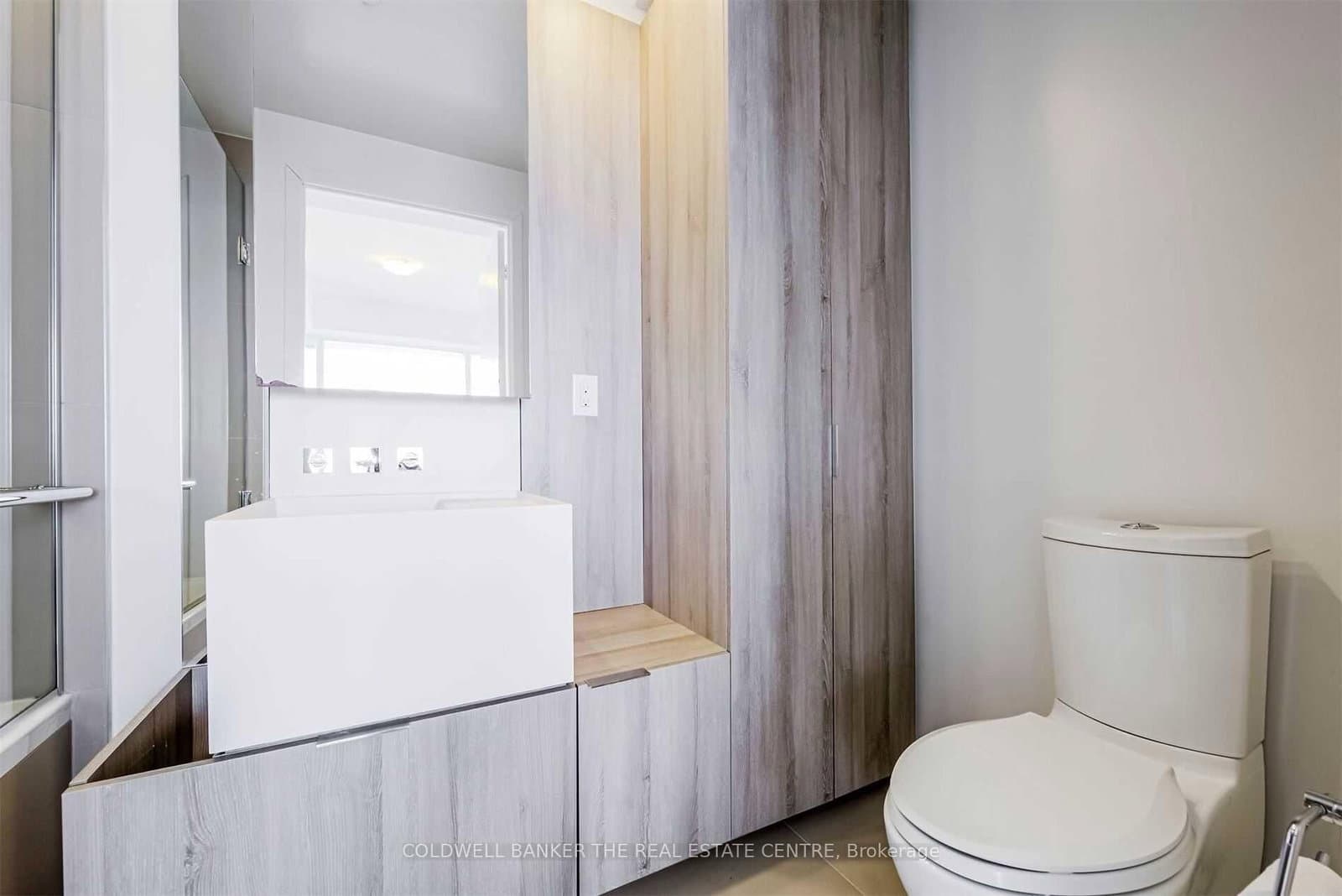 1 E Bloor Street E, Unit 6607 thumbnail 23