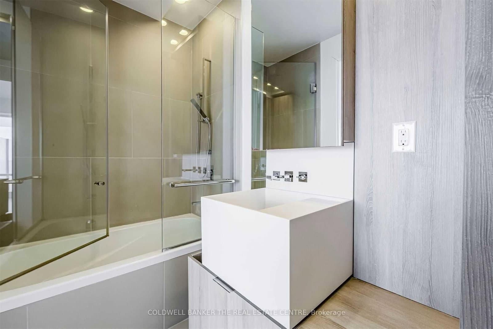 1 E Bloor Street E, Unit 6607 thumbnail 26