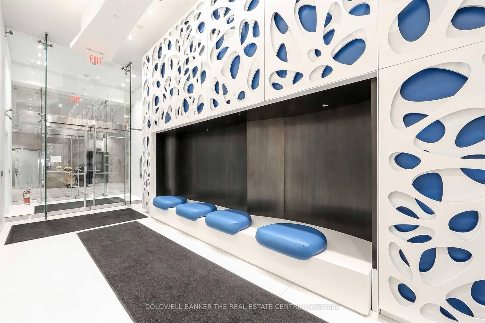 1 E Bloor Street E, Unit 6607 thumbnail 4