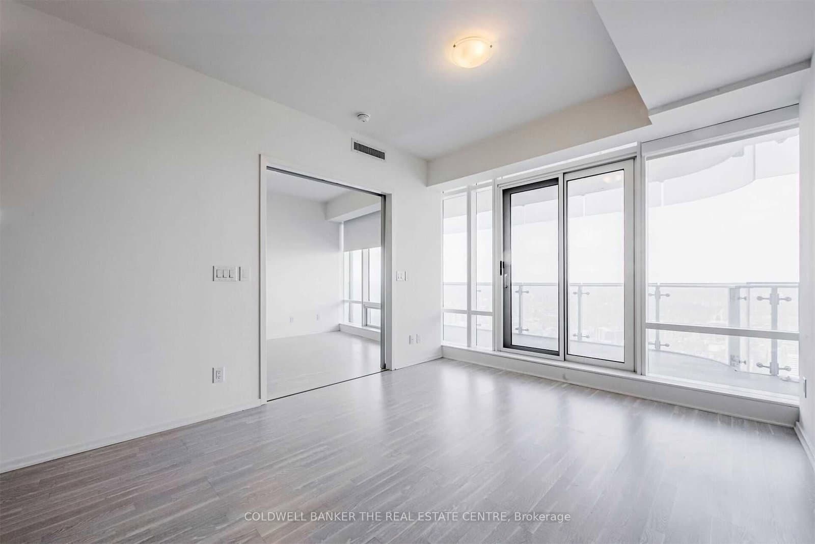 1 E Bloor Street E, Unit 6607 thumbnail 9