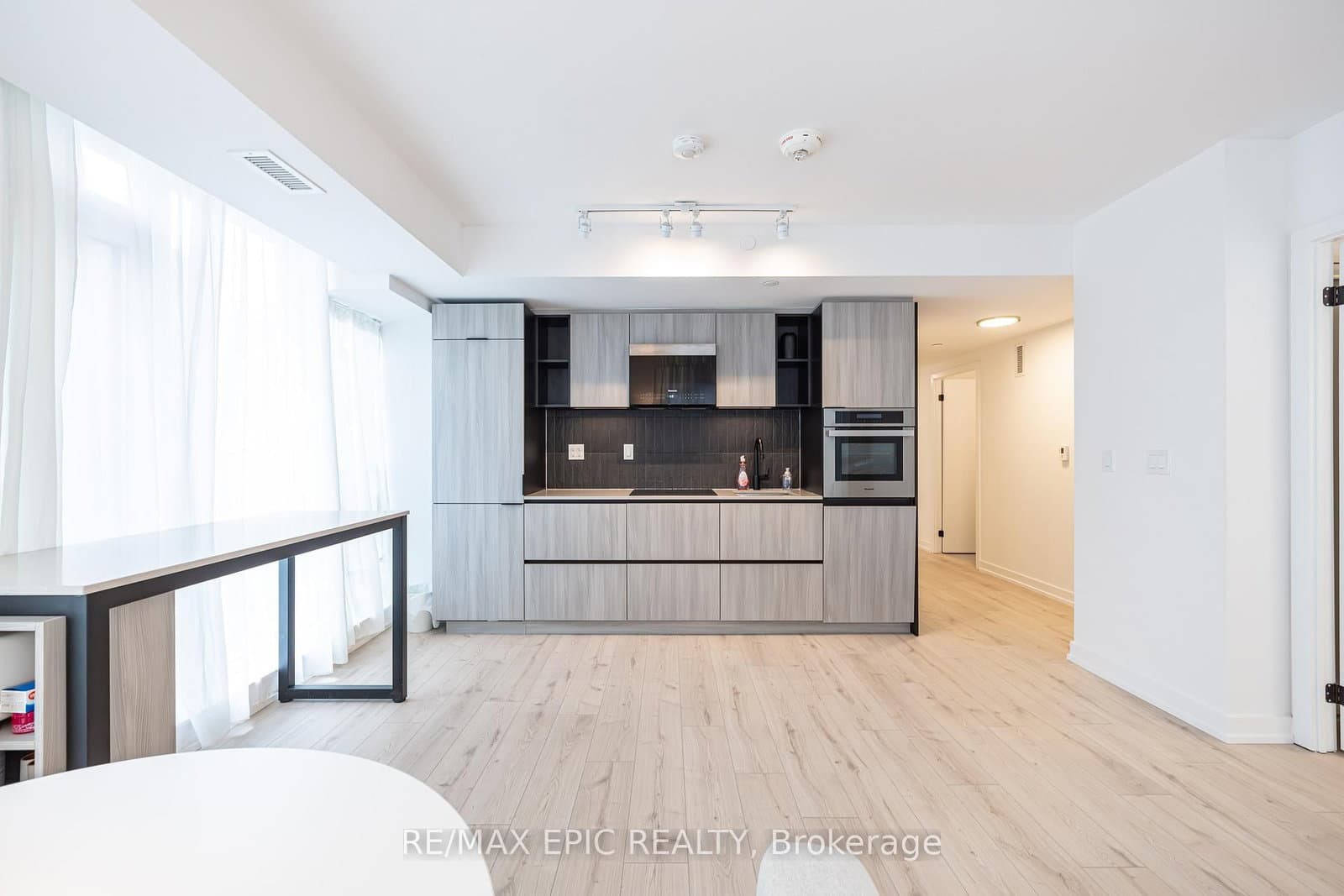 2 Augusta Avenue, Unit 302 thumbnail 15