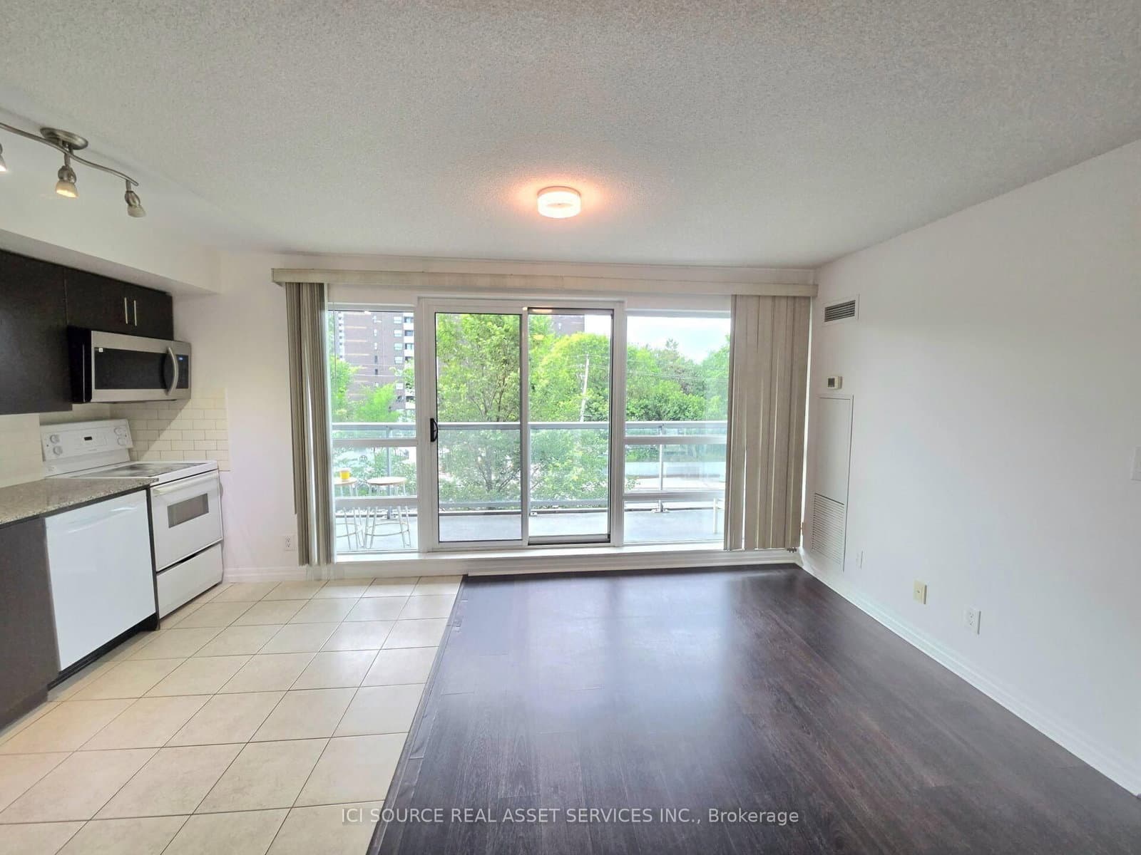 2035 Sheppard Avenue E, Unit 221 thumbnail 11