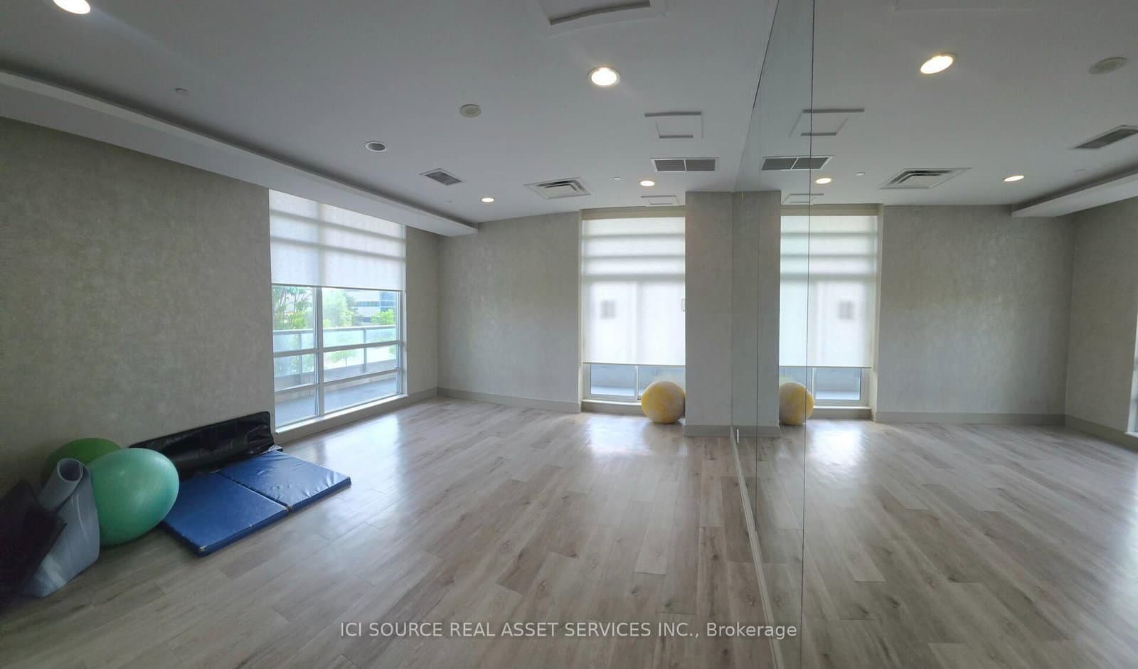 2035 Sheppard Avenue E, Unit 221 thumbnail 18