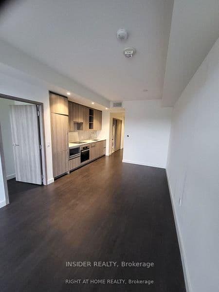 95 McMahon Drive, Unit 605 thumbnail 5