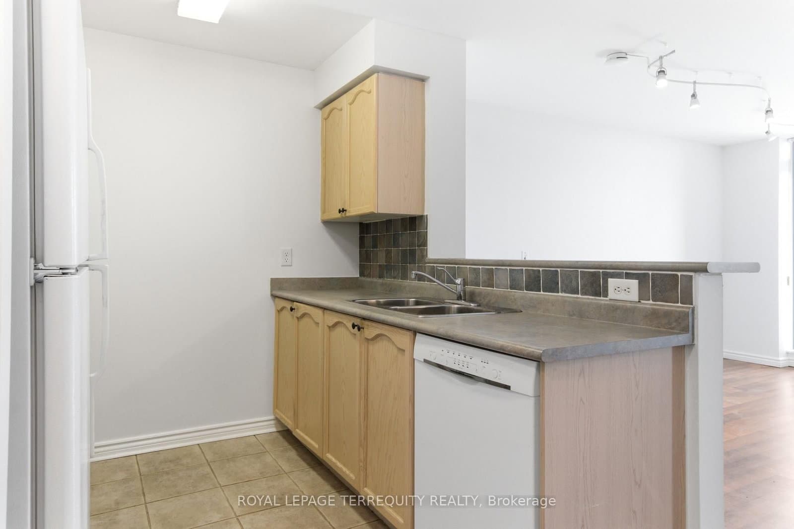 20 Olive Avenue, Unit PH07 thumbnail 11