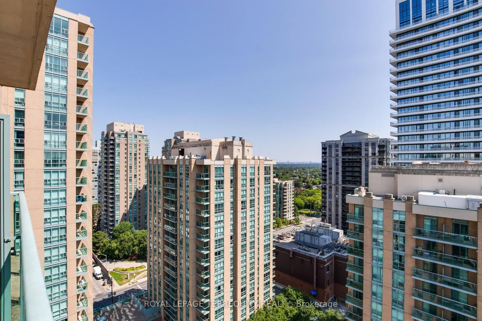 20 Olive Avenue, Unit PH07 thumbnail 24